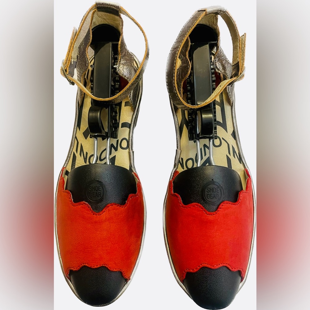 Fly London Pine in size 8.5
